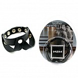 <strong>Кожаный V-образный разделитель для яичек M2M28</strong> <br />
Качественный кожаный аксессуар для Вас или Вашего друга! Разделитель для яичек закрепляется на основании пениса. <div class="charTableblock"> </div> Кожаный V-образный разделитель для яичек M2M28
Качественный кожаный аксессуар для Вас или Вашего друга! Разделитель для яичек закрепляется на основании пениса.