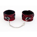 <strong>Красные кружевные поножи </strong> <br />
Изящное черное кружево на ярко - красном фоне. <div class="charTableblock"><div><span>Материал</span>: текстиль</div><div><span>Цвет</span>: красный, розовый</div><div><span>Производитель</span>: ToyFa, Китай</div></div> Красные кружевные поножи
Изящное черное кружево на ярко - красном фоне.