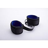 <strong>Оковы 7073-1</strong> <br />
Оковы выполненные из современного материала - мягкого пенистого неопрена, ламинированного шелковистым спандексом, (относятся к классу Soft-bondage), прекрасный аксессуар для начинающих. <div class="charTableblock"><div><span>Материал</span>: текстиль</div><div><span>Цвет</span>: черный</div><div><span>Производитель</span>: Sitabella, Россия</div></div> Оковы 7073-1
Оковы выполненные из современного материала - мягкого пенистого неопрена, ламинированного шелковистым спандексом, (относятся к классу Soft-bondage), прекрасный аксессуар для начинающих.