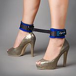 <strong>Сине-чёрные оковы на ноги из неопрена</strong> <br />
Оковы выполненные из современного материала - мягкого пенистого неопрена, ламинированного шелковистым спандексом, (относятся к классу Soft-bondage), прекрасный аксессуар для начинающих. <div class="charTableblock"><div><span>Материал</span>: текстиль</div><div><span>Производитель</span>: Sitabella, Россия</div></div> Сине-чёрные оковы на ноги из неопрена
Оковы выполненные из современного материала - мягкого пенистого неопрена, ламинированного шелковистым спандексом, (относятся к классу Soft-bondage), прекрасный аксессуар для начинающих.