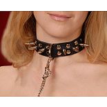 <strong>Чёрный кожаный ошейник с шипами и велюровой подкладкой</strong> <br />
Изготовлен из натуральной кожи с велюровой подкладкой. <div class="charTableblock"><div><span>Материал</span>: кожа</div><div><span>Цвет</span>: черный</div><div><span>Производитель</span>: Sitabella, Россия</div></div> Чёрный кожаный ошейник с шипами и велюровой подкладкой
Изготовлен из натуральной кожи с велюровой подкладкой.