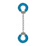 <strong>Кандалы с голубым мехом Furry Ankle Cuffs</strong> <br />
Играя, защелкните эти приятные и возбуждающие кандалы с мехом Furry Ankle Cuffs на лодыжках вашего возлюбленного. <div class="charTableblock"><div><span>Материал</span>: металл</div><div><span>Цвет</span>: другой</div><div><span>Производитель</span>: Shots Media BV, Нидерланды</div></div> Кандалы с голубым мехом Furry Ankle Cuffs
Играя, защелкните эти приятные и возбуждающие кандалы с мехом Furry Ankle Cuffs на лодыжках вашего возлюбленного.