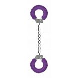 <strong>Кандалы с фиолетовым мехом Furry Ankle Cuffs</strong> <br />
Играя, защелкните эти приятные и возбуждающие кандалы с мехом Furry Ankle Cuffs на лодыжках вашего возлюбленного. <div class="charTableblock"><div><span>Материал</span>: металл</div><div><span>Цвет</span>: другой</div><div><span>Производитель</span>: Shots Media BV, Нидерланды</div></div> Кандалы с фиолетовым мехом Furry Ankle Cuffs
Играя, защелкните эти приятные и возбуждающие кандалы с мехом Furry Ankle Cuffs на лодыжках вашего возлюбленного.