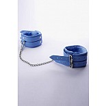 <strong>Оковы голубые с мехом</strong> <br />
Изготавливаются из искусственной кожи. <div class="charTableblock"><div><span>Материал</span>: кожзам</div><div><span>Цвет</span>: другой</div></div> Оковы голубые с мехом
Изготавливаются из искусственной кожи.