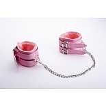 <strong>Оковы розовые с ремешками, соединенные цепочкой длиной 35см 5013-4</strong> <br />
Изготавливаются из искусственной кожи. <div class="charTableblock"><div><span>Материал</span>: кожзам</div><div><span>Цвет</span>: красный, розовый</div><div><span>Производитель</span>: Sitabella, Россия</div></div> Оковы розовые с ремешками, соединенные цепочкой длиной 35см 5013-4
Изготавливаются из искусственной кожи.
