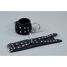 <strong>Чёрные кожаные наручники Крест </strong> <br />
Широкие наручники ручной работы - это Ваш помощник в реализации самых необузданных БДСМ-фантазий.<div class="charTableblock"><div><span>Материал</span>: кожа</div><div><span>Производитель</span>: Подиум, Россия</div></div> Чёрные кожаные наручники Крест
Широкие наручники ручной работы - это Ваш помощник в реализации самых необузданных БДСМ-фантазий.