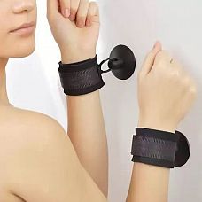    
       -   ,   , (   Soft-bondage),    .