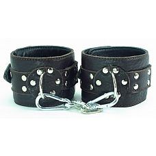 <strong>Оковы из мягкой кожи 56006ars</strong> <br />
<div class="charTableblock"><div><span>Материал</span>: кожа</div><div><span>Цвет</span>: черный</div></div> Оковы из мягкой кожи 56006ars