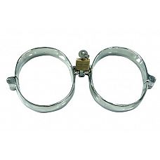 <strong>Большие овальные оковы на навесном замке</strong> <br />
Металлические овальные оковы на навесном замке большие.<div class="charTableblock"><div><span>Материал</span>: металл</div><div><span>Производитель</span>: Kanikule, Китай</div></div> Большие овальные оковы на навесном замке
Металлические овальные оковы на навесном замке большие.