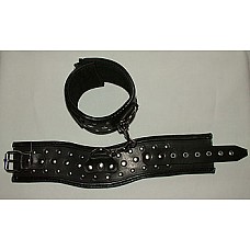 <strong>Поножи фигурные (черные)</strong> <br />
Поножи фигурные (черные). Материал — натуральная кожа.<div class="charTableblock"><div><span>Материал</span>: кожа</div><div><span>Производитель</span>: Подиум, Россия</div></div> Поножи фигурные (черные)
Поножи фигурные (черные). Материал — натуральная кожа.