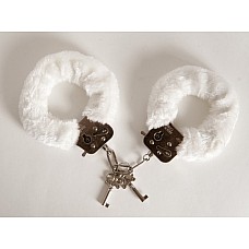 <strong>Наручники белые 6см</strong> <br />
Один вид этих наручников уже обещает – скучно не будет! Нежность меха и жёсткость браслетов, невинность белого цвета и безликость металла…<br><br>
Да, этот аксессуар позволит вам сочетать, казалось бы, несочетаемые вещи: удовольствие и боль, дикую страсть и холодную обездвиженность, доминирование и вынужденную покорность.
<div class="charTableblock"><div><span>Материал</span>: металл</div><div><span>Цвет</span>: белый</div><div><span>Производитель</span>: ToyFa, Китай</div></div> Наручники белые 6см
Один вид этих наручников уже обещает – скучно не будет! Нежность меха и жёсткость браслетов, невинность белого цвета и безликость металла…<br><br>
Да, этот аксессуар позволит вам сочетать, казалось бы, несочетаемые вещи: удовольствие и боль, дикую страсть и холодную обездвиженность, доминирование и вынужденную покорность.