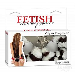  ��������� ������������� Furry Love Cuffs � ����� �����