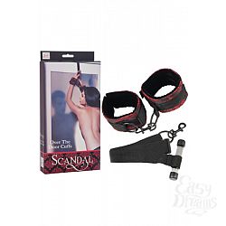 Фиксация на дверь с наручниками Scandal Over the Door Cuffs в атласе черно-красная Фиксация на дверь с наручниками Scandal Over the Door Cuffs в атласе черно-красная