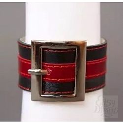 Чёрно-красный браслет с квадратной пряжкой Чёрно-красный браслет с квадратной пряжкой